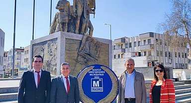 Muhasebe Haftası'nda çelenk sunumu