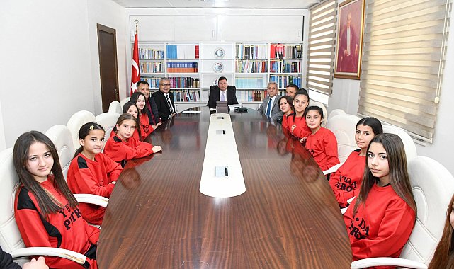 Şampiyonlardan kaymakama ziyaret