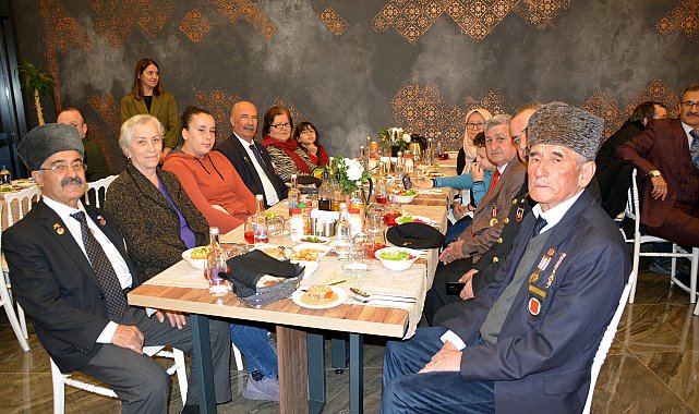 Şehit aileleri, gaziler iftarda bir araya geldi
