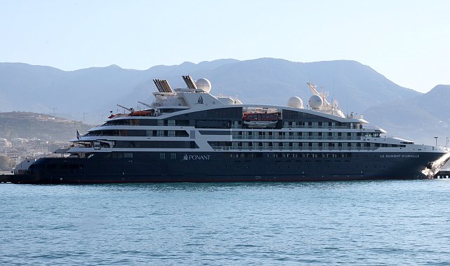 Turistler kruvaziyerle geldi