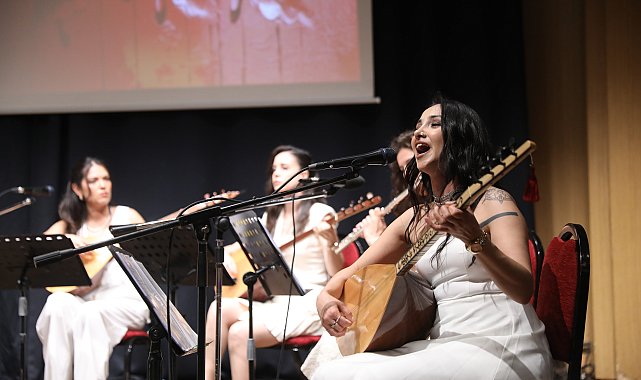 'Kadın Kadına Türküler Konseri'ne yoğun ilgi