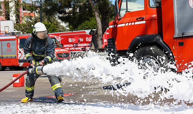 Antalya itfaiyesinin taze kanları göreve hazır