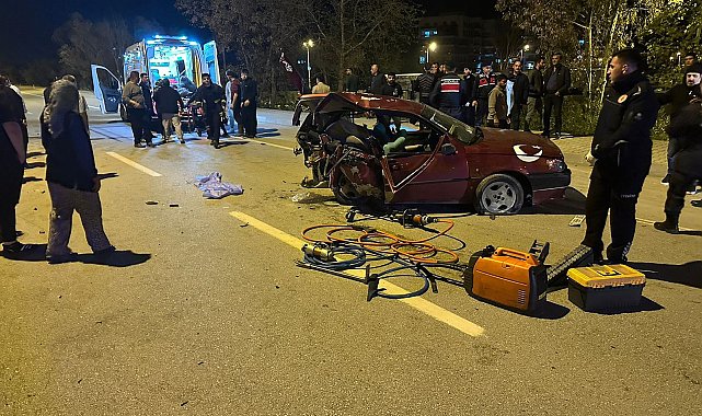 Antalya'da otomobiller çarpıştı: 1 ölü, 5 yaralı