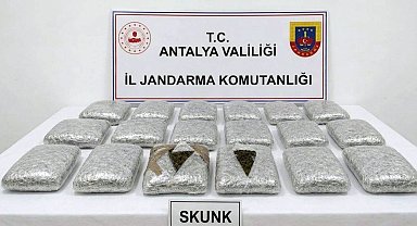 Araçta, 30 kilogram uyuşturucu