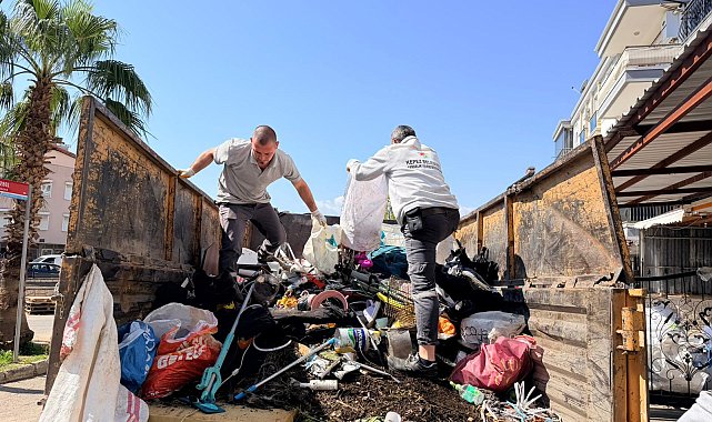 Aynı evden 3 yılda 20 kamyon çöp çıkarıldı