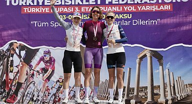Bisiklet sporcusu Melike Çakır, Türkiye Kupası etabında birinci
