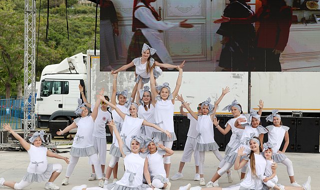 Çocuk Festivali Galası renkli görüntülere sahne oldu