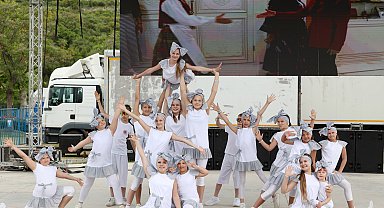 Çocuk Festivali Galası renkli görüntülere sahne oldu