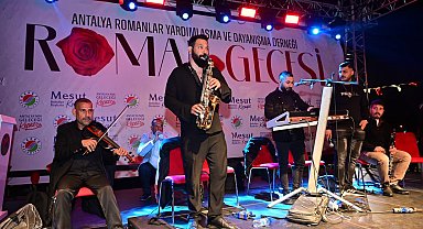 Kepez'de Dünya Romanlar Günü'ne özel 'Roman Gecesi'