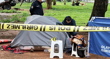 Parktaki çadırında ölü bulundu