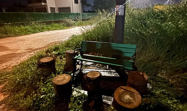 Parktan çalınan bank bulunup, yerine monte edildi