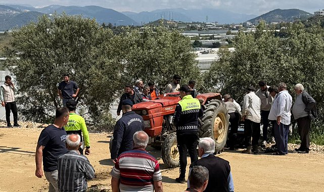 Traktör bahçeye devrildi, sürücüsü hayatını kaybetti