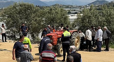 Traktör bahçeye devrildi, sürücüsü hayatını kaybetti