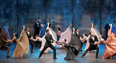 'Anna Karenina'ya alkış yağdı