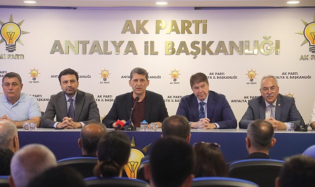 AK Parti Antalya teşkilatında bayramlaşma