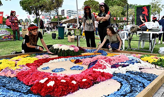Antalya'da 130 bin çiçekle renkli rekabet