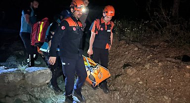 Ayağı kırılıp mahsur kalan kadın, 10 saatte kurtarıldı
