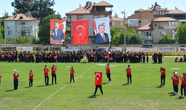 Gençlik ve Spor Bayramı'nı coşkuyla kutladılar