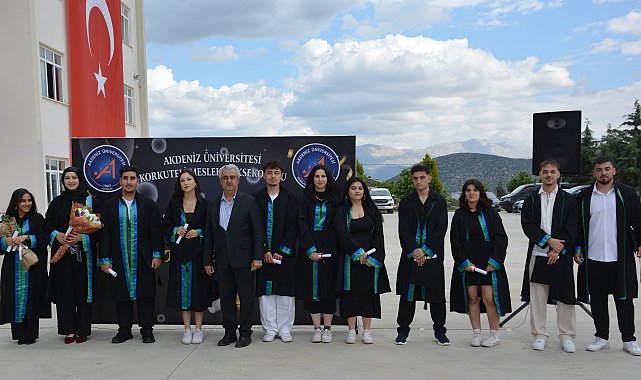 Korkuteli MYO'da mezuniyet heyecanı