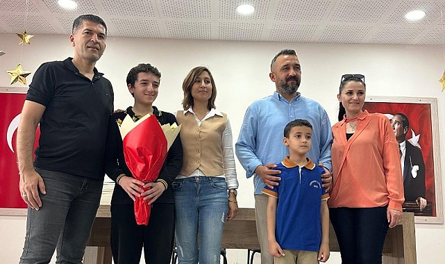 Ortaokullu yazardan imza günü