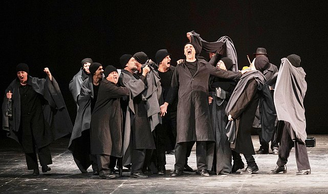 Renkli festivalin perdeleri kapandı