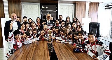 Sporculardan Başkan Uysal'a ziyaret