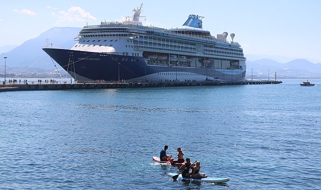 Alanya'ya kruvaziyerle İngiliz turistler geldi