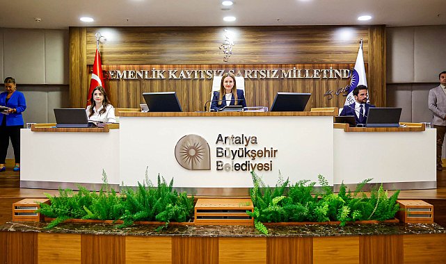 Büyükşehir meclisinde 105 milyon avroluk kredi ve Altın Portakal bütçesi kabul edildi
