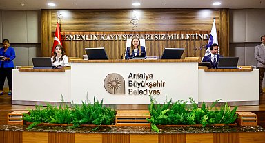 Büyükşehir meclisinde 105 milyon avroluk kredi ve Altın Portakal bütçesi kabul edildi
