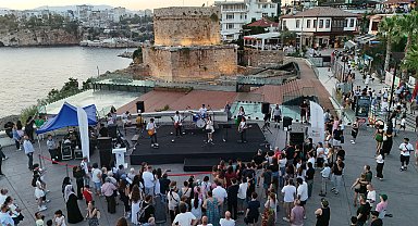 Hıdırlık Kulesi'nin tarihi atmosferinde konser