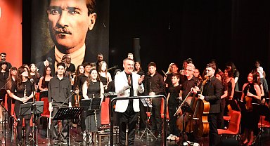 Kepez'de müziğin ustaları ve genç yetenekler aynı sahnede
