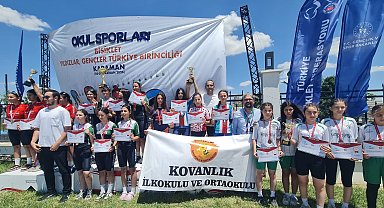 Köy okulunun kızları, bisiklette Türkiye 3'üncüsü