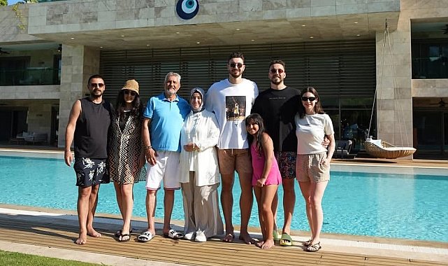 Milli basketbolcu Alperen Şengün, Antalya'da tatil yaptı