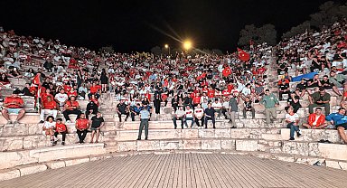 Milli maç Antiphellos Antik Tiyatrosu'nda izlendi