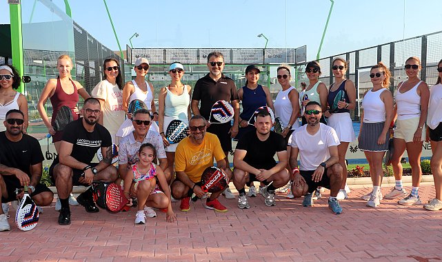 Padel turnuvasında şampiyonlar belli oldu
