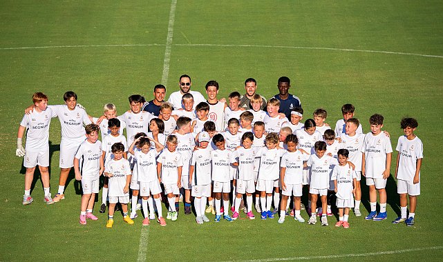 Arda Güler, minik futbolcularla bir araya geldi