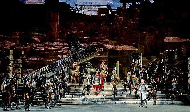 Aspendos'ta heyecanlı bekleyiş