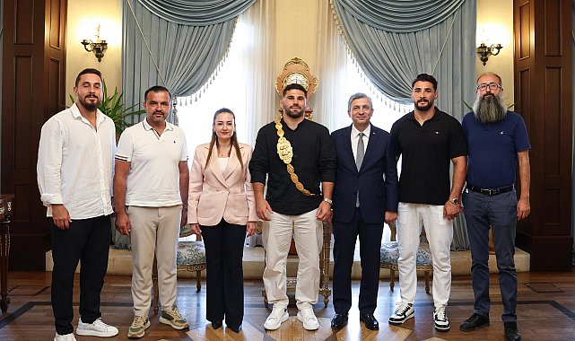Başpehlivan Taş'tan Vali Şahin'e ziyaret