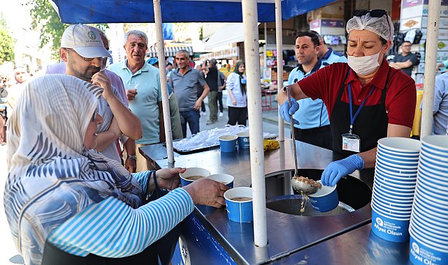 Büyükşehir'in aşure ikramları sürüyor