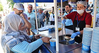 Büyükşehir'in aşure ikramları sürüyor