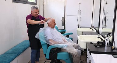 Büyükşehir'in Mobil Kuaför TIR'ı yaylalarda hizmet veriyor