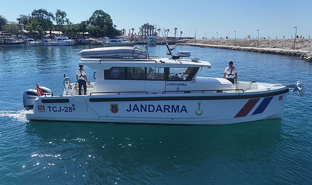 Jandarma Asayiş Botu'ndan Side'de denetim